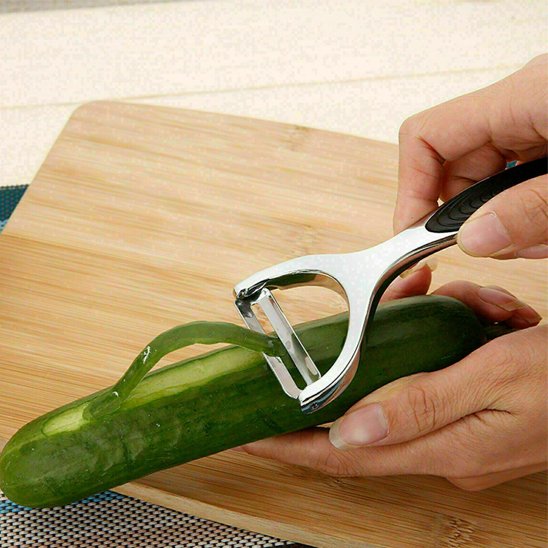 Éplucheur à légumes gris