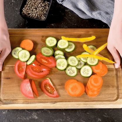 planche a decouper en bois avec rainures