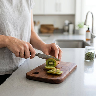 planche a decouper en bois pour fruits