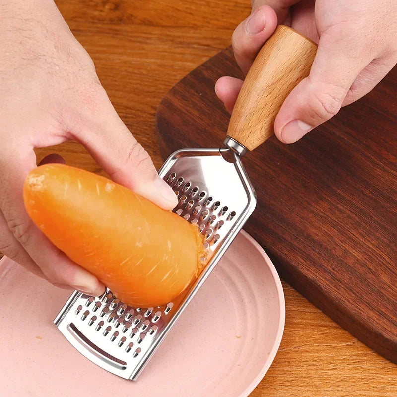 râpe à fromage carottes