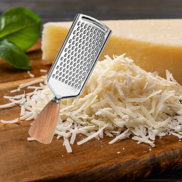 râpe à fromage poignée bois