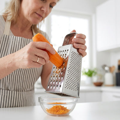 râpe à légumes manuelle carottes râpées